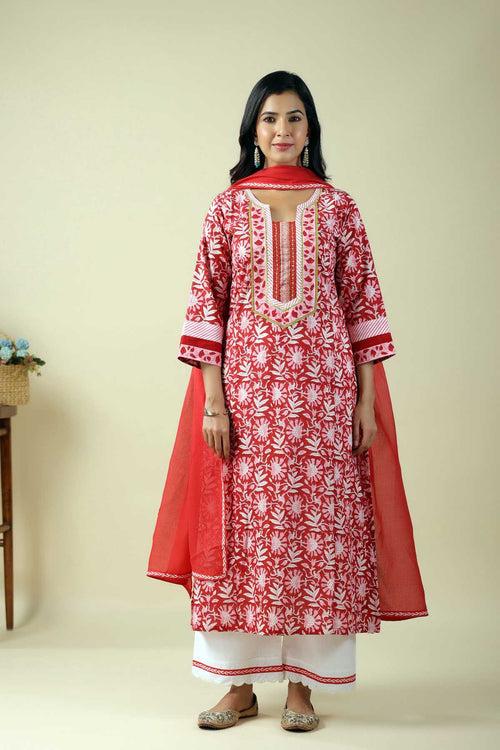 Red Kotadoriya Dupatta With Fabric Border