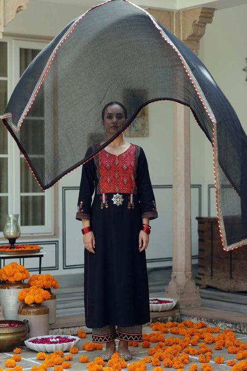 Black Kotadoriya Dupatta With Magzi Gota Border