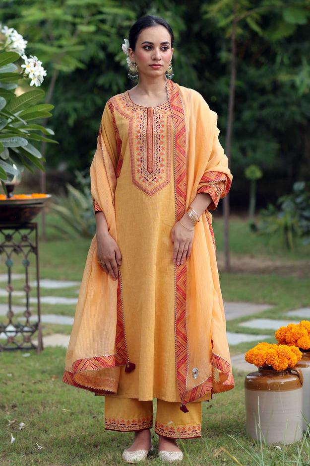 Light Orange Kotadoriya Dupatta With Gota Work