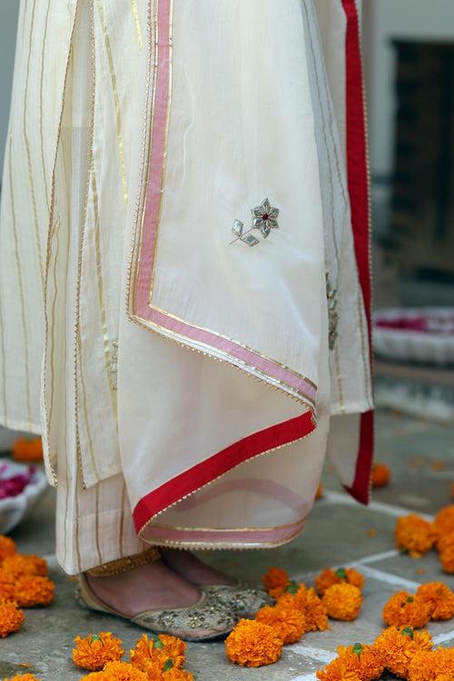 Cream Dupatta with Gota Work In Orgenza Fabric