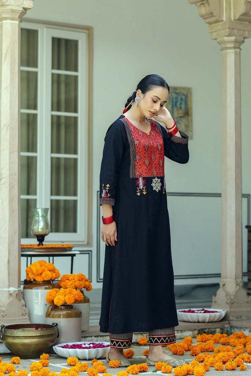 Kurta/Pant Set In Black Handloom Cotton