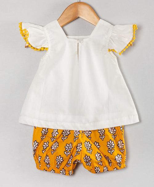 YELLOW WHITE INFANT SET WITH FLOWER PRINT BLOOMERS