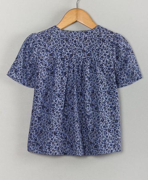 NAVY FLORAL ALL OVER PRINT TOP WITH WOODEN BUTTONS