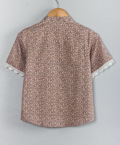 BEIGE DITSY FLORAL TOP WITH LACE APPLIQUE