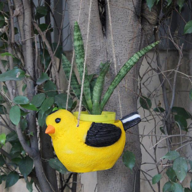 Wonderland resin hanging bird pot