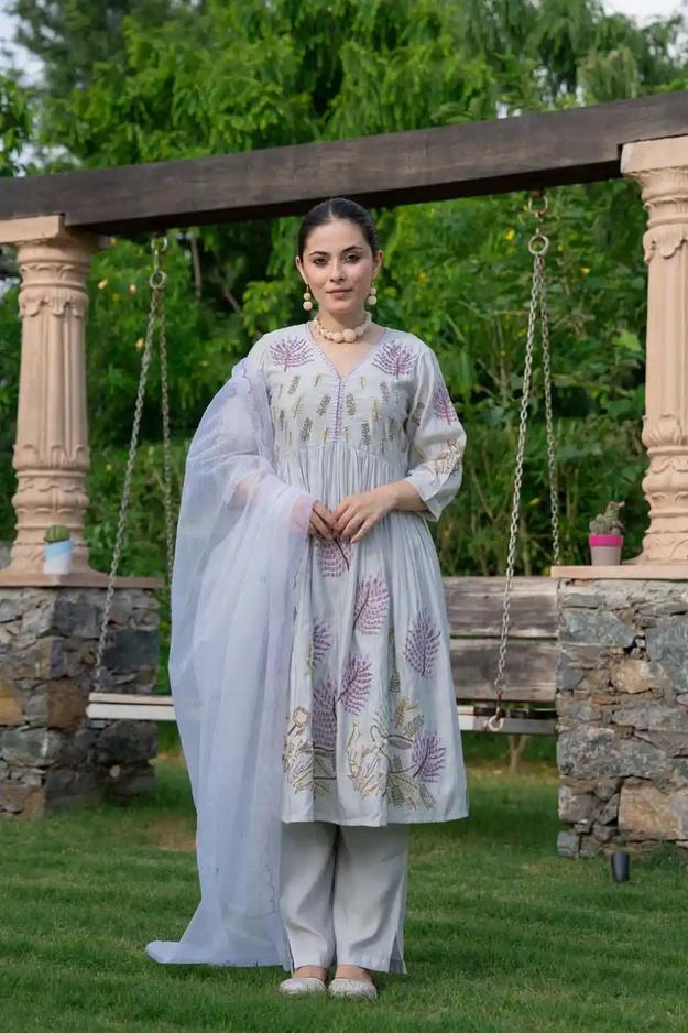 LIGHT GRAY FLORAL KURTA SET WITH DUPATTA