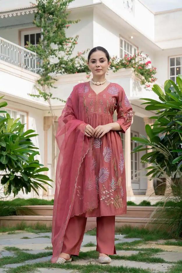 DUSTY ROSE FLORAL KURTA SET WITH DUPATTA