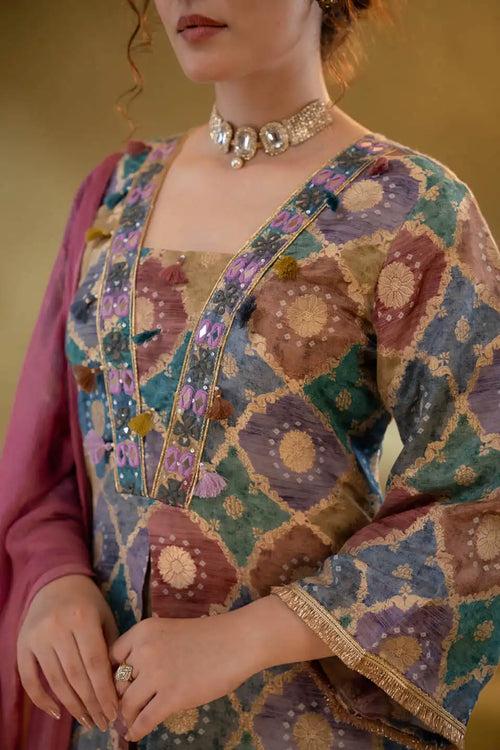 EMBROIDERED FESTIVE KURTA SET FOR WOMEN WITH MULTICOLOR DESIGN