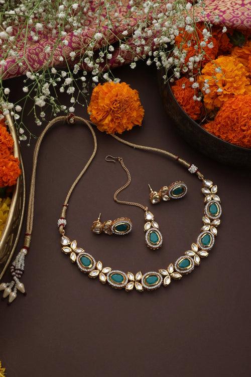 Sakshi Green Kundan Necklace Set with Maang Tikka