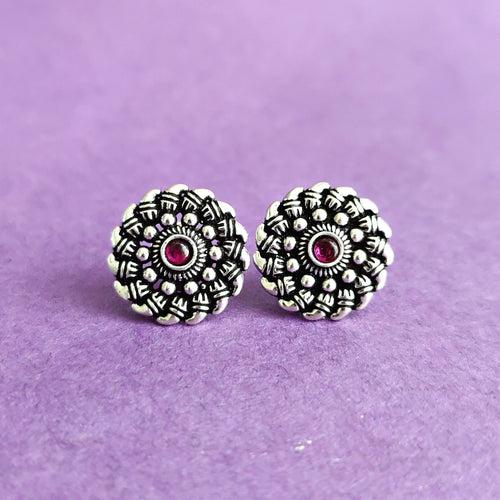 925 Sterling Silver Minimalist Flower Studs In Maroon Stone