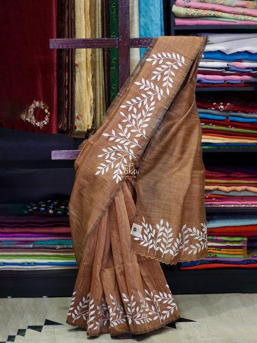 COPPER SHADED STRIPED KOTA SAREE WITH WHITE APPLIQUE EMBROIDERY