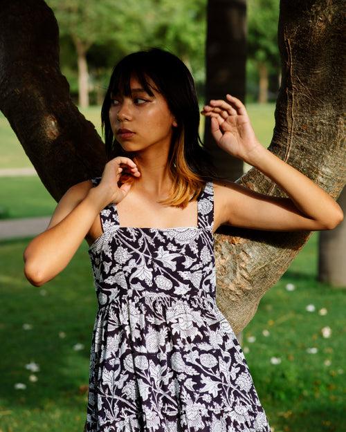 BLACK AND WHITE FLORAL RAPID MAXI DRESS