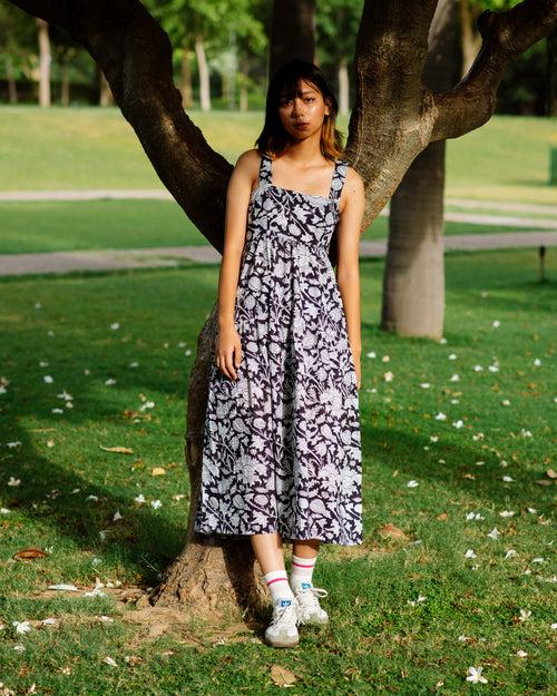 BLACK AND WHITE FLORAL RAPID MAXI DRESS