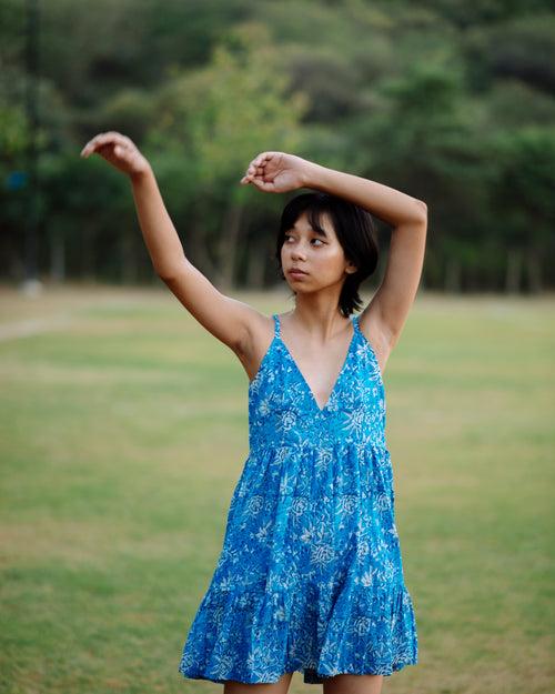 BLUE FLORAL RAPID SHORT DRESS