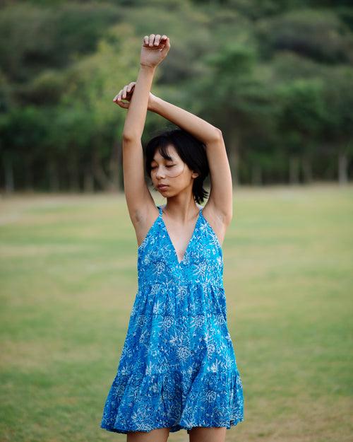 BLUE FLORAL RAPID SHORT DRESS