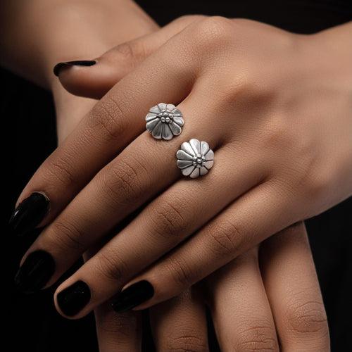 Pointed Flower Open Ring