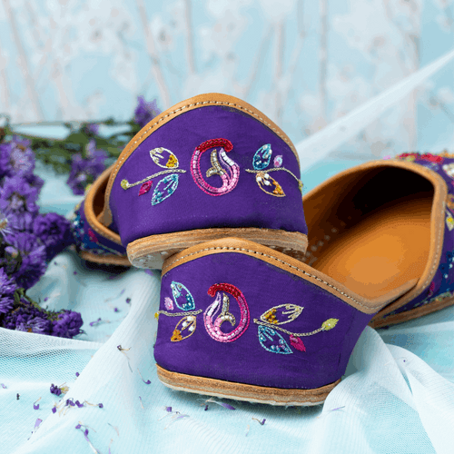 Very Peri Orchid Embroidered Silk Jutti