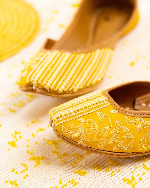 Yellow Sparkle Punjabi Ladies Jutti