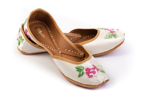 Hand-Embroidered Beige Punjabi Ladies Jutti - Marshmallow Pearl