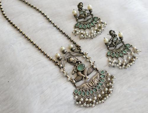 silver tone sea green-pearl ganesha haar set dj-46456