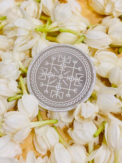 Light-Coded Lucky Charm : Vegvisir Silver Coin