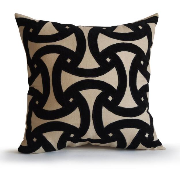 Vertigo Geometric Velvet Pillowcase