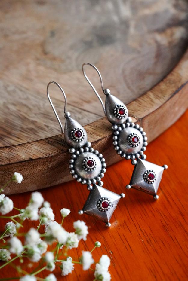 Vidhushi Earrings (Red)