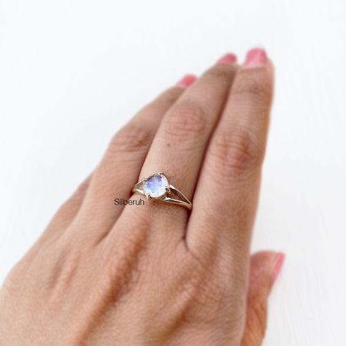 Rainbow Moonstone Round Facetted Silver Ring