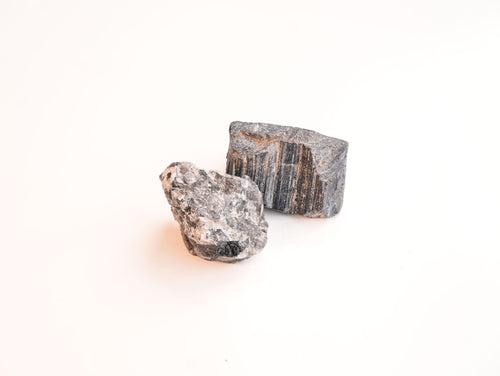 Black Tourmaline Raw : Protect and Ground