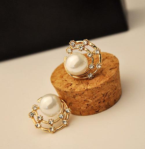 Big Pearl with Crystal Flower Round Stud Earrings