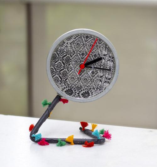 IKAT TWISTICK CLOCK