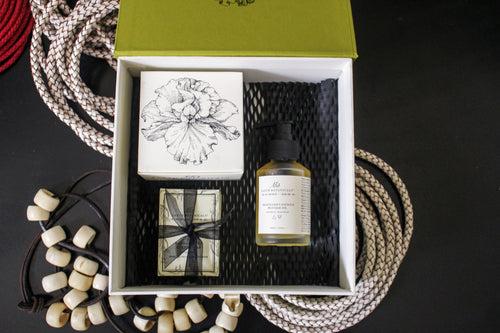 THE ESSENTIALS GIFT BOX 2