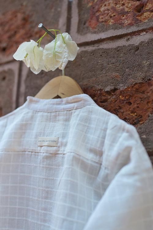 ‘Barefoot’ | Unisex relaxed fit chinese collar shirt in white handwoven checks