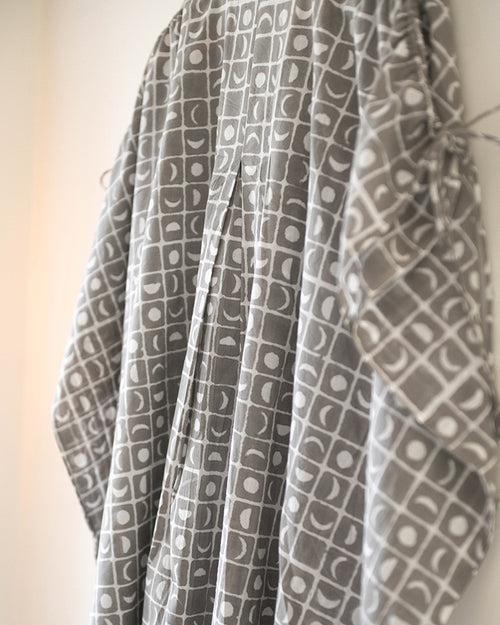 Grown ups kaftan in grey moon chase hand block print