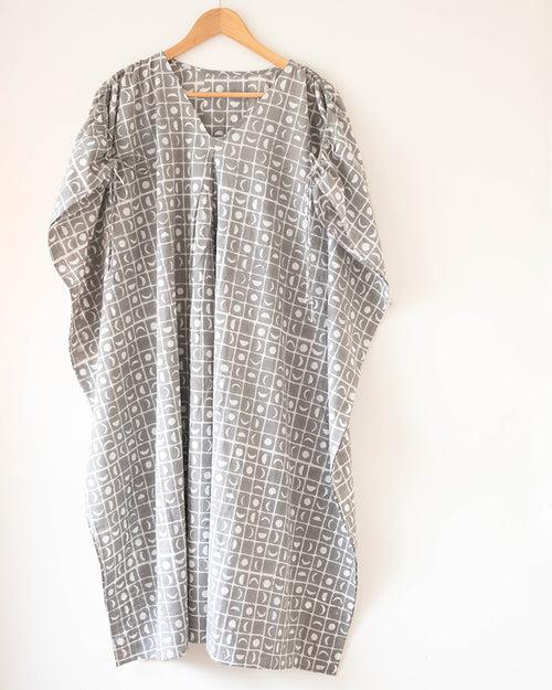 Grown ups kaftan in grey moon chase hand block print