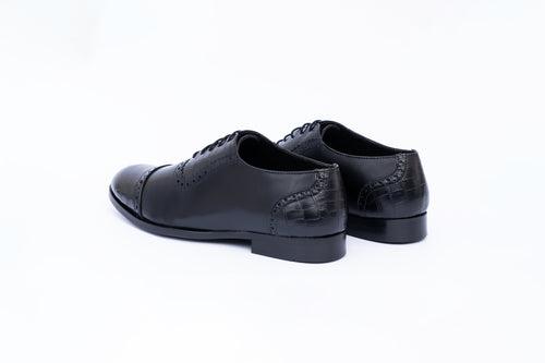 OXFORDS WITH TOE CAP- BLACK