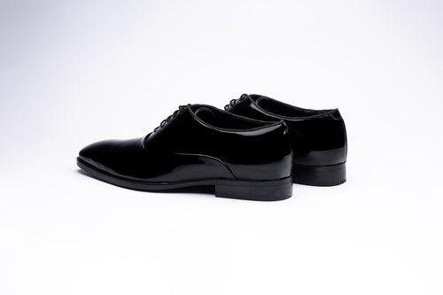 PATENT DERBY LACE-UP- BLACK