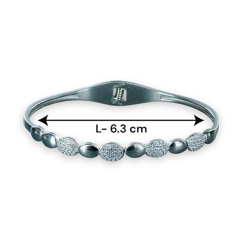 Taraash 925 Sterling Silver Cz Oval Bangle For Women