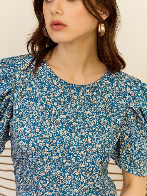 Berrylush Women Blue Floral Print Round Neck Regular Top