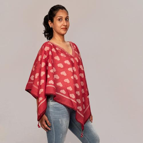 Taash - Queen of Hearts - Poncho