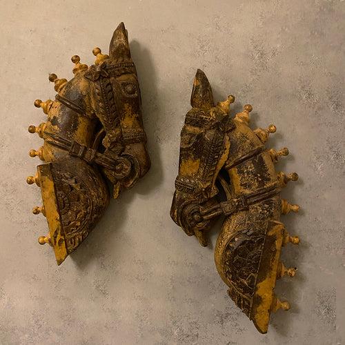 CARVED HORSE HEADS(SET OF 2)