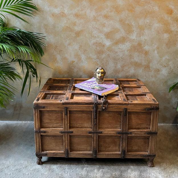 Vinatge Wooden Trunk Box Table