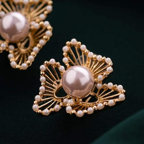 Casie Pearl Studs