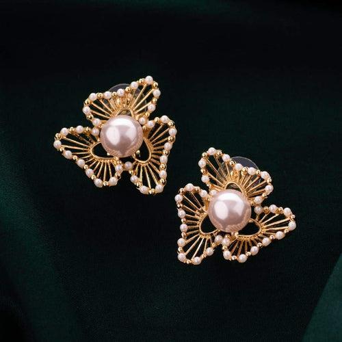 Casie Pearl Studs