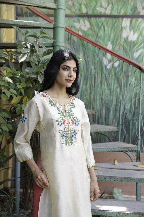 Ava Kalidar Kurta