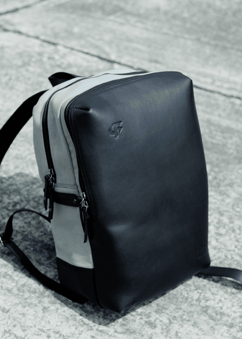 Chapter 02 - Turtle Backpack with Card Case - Monochrome