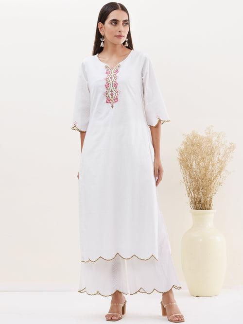 Gulmarg Nisha Set Of Kurta Pants Dupatta