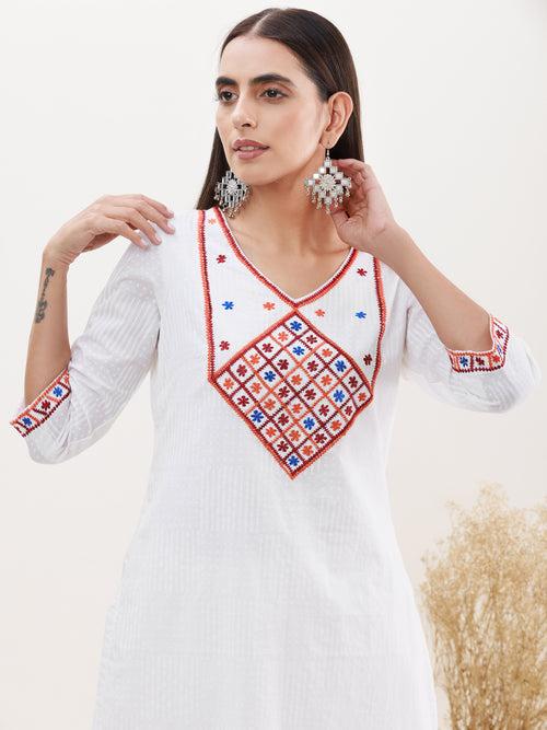 Gulmarg Sania Set Of Kurta Pants Dupatta