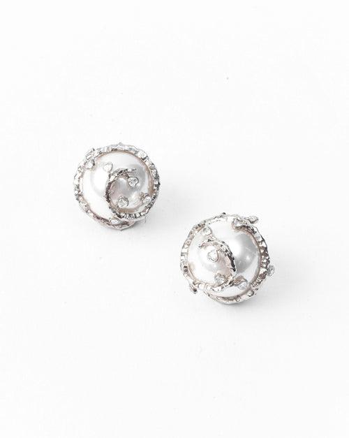 Vine Crest Studs In Silver