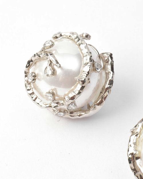 Vine Crest Studs In Silver